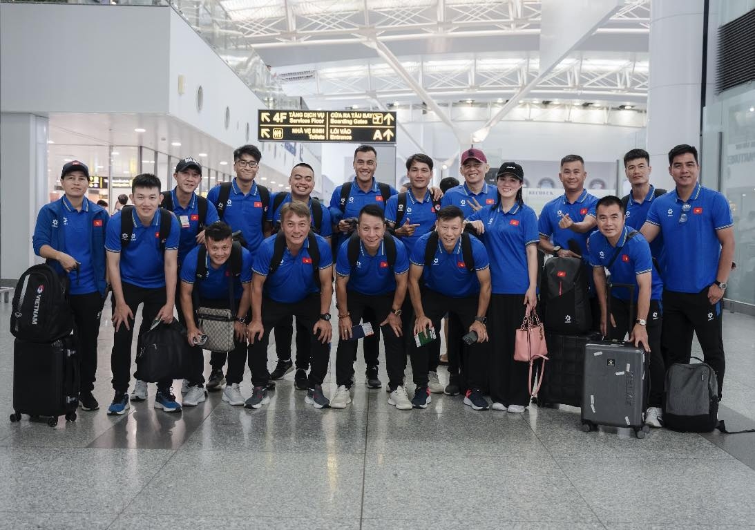 V.League coaches depart for Japan to attend AFC Pro License course
(Photo: VFF)