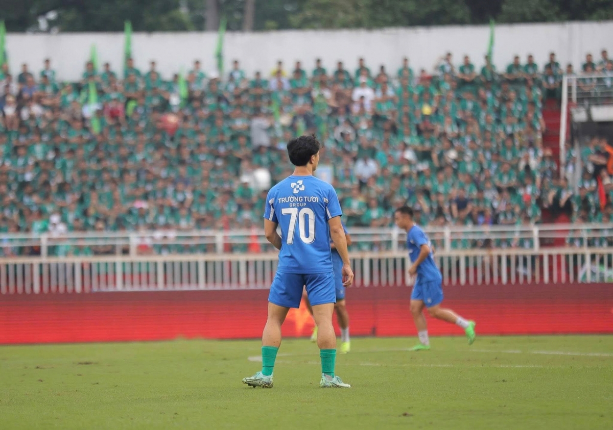 Công Phượng đá chính trong trận play-off (Ảnh: Bình Phước FC)