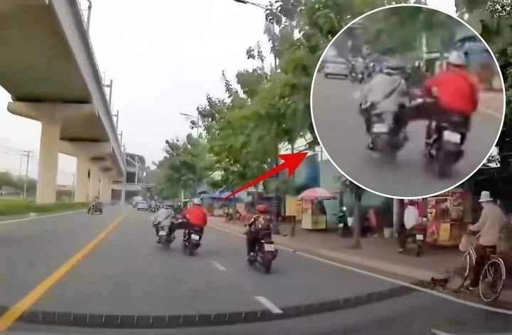 Nam thanh dùng chân niên đạp ngã xe máy người khác khi lưu thông trên đường