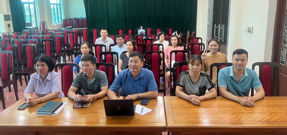 Lãnh đạo xã Tứ Hiệp, huyện Thanh Trì tham dự tập huấn trực tuyến
