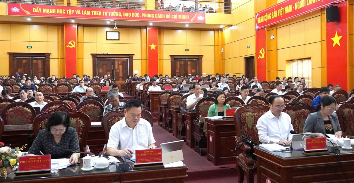 Bí thư Tỉnh ủy Bắc Kạn Hoàng Duy Chinh, Chủ tịch UBND tỉnh Bắc Kạn Nguyễn Đăng Bình cùng cán bộ lãnh đạo cấp ủy, chính quyền, cán bộ, công chức các cơ quan chuyên môn UBND tỉnh... tham dự hội nghị trực tuyến tập huấn.