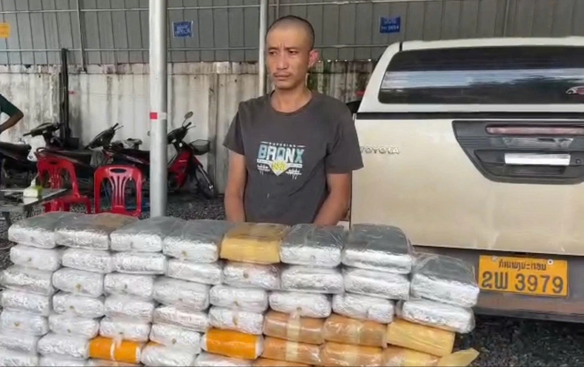  Vàng A Minh cùng tang vật là 67 bánh ma túy tổng hợp bị lực lượng chức năng bắt giữ.