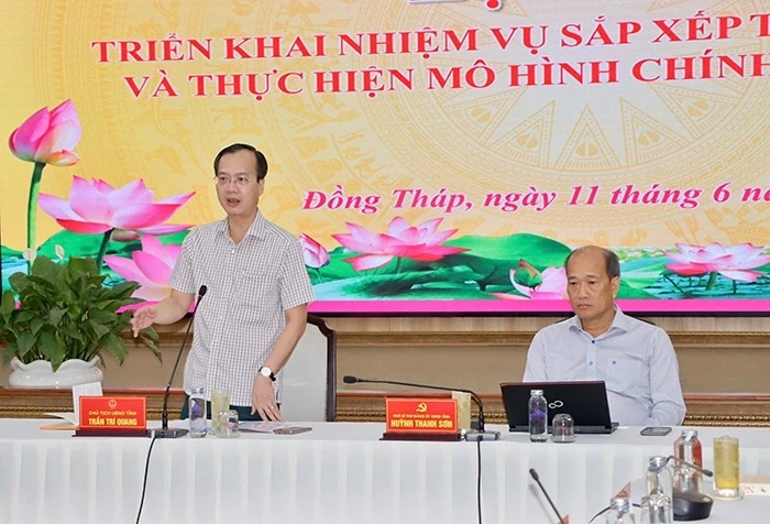 Chủ tịch UBND tỉnh Đồng Tháp Trần Trí Quang phát biểu tại hội nghị (Việt Tiến).