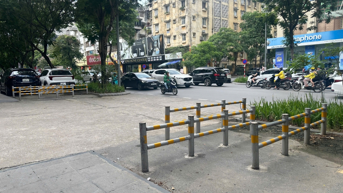 Theo người dân, đường Huỳnh Thúc Kháng là con đường luôn đông đúc phương tiện lưu thông.