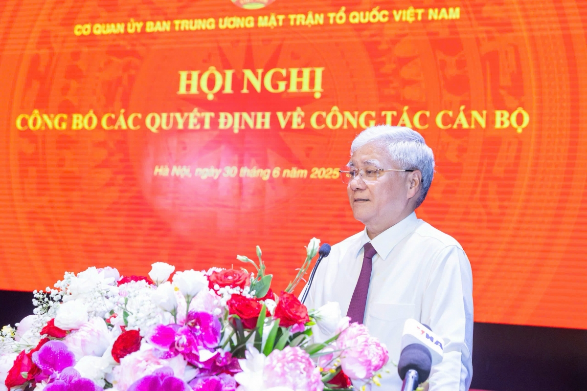 Chủ tịch Ủy ban Trung ương MTTQ Việt Nam Đỗ Văn Chiến phát biểu tại hội nghị.