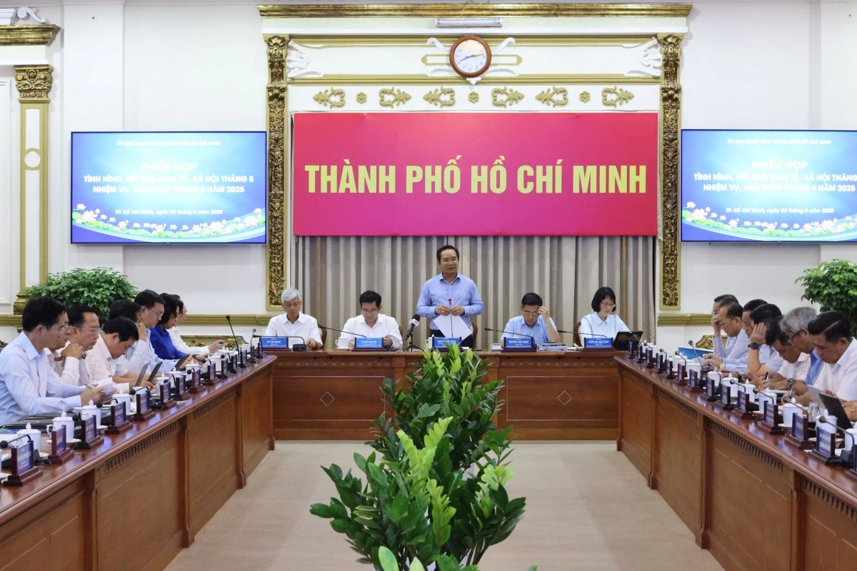 Quang cảnh phiên họp kinh tế - xã hội định kỳ tháng 5 của UBND TP.HCM. (Ảnh: TTBC)