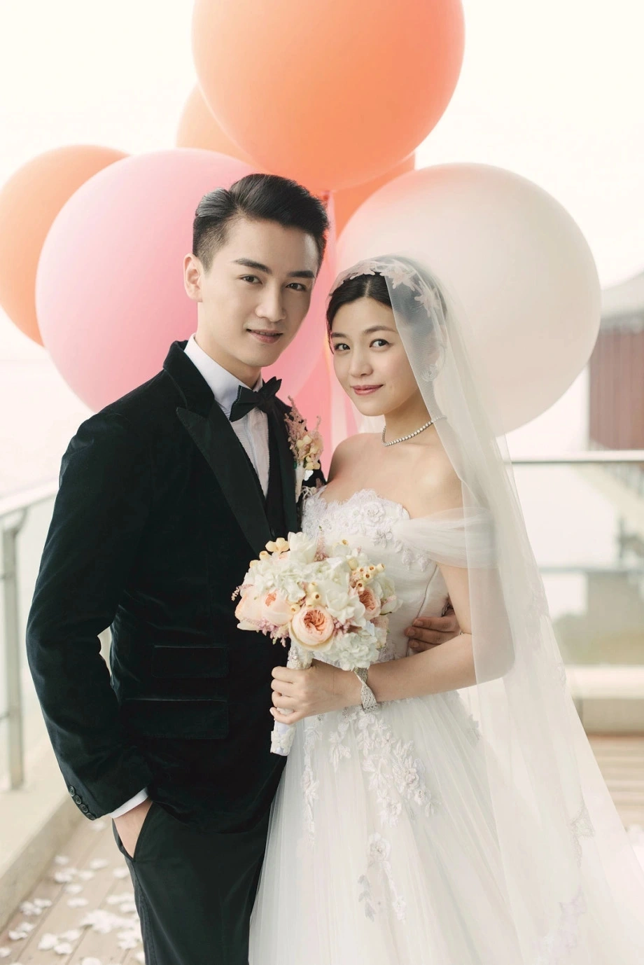 Vào ngày 18/2/2025, Trần Hiểu và Trần Nghiên Hy chính thức thông báo ly hôn sau 9 năm chung sống đầy thị phi