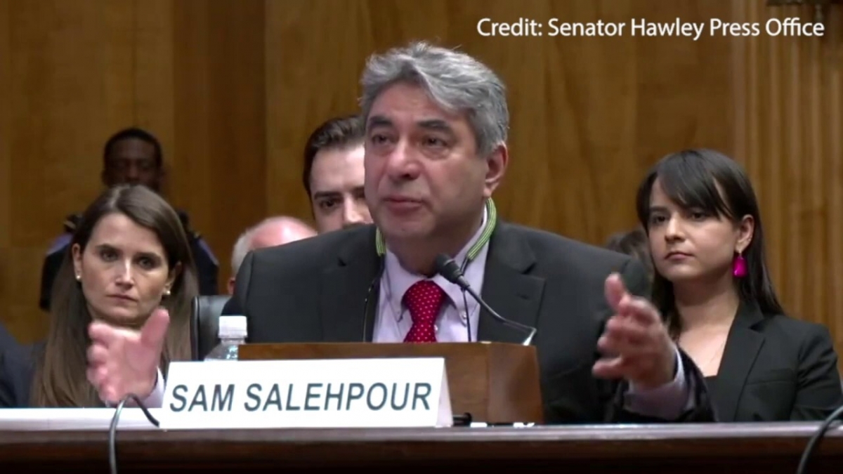 Ông am Salehpour. Ảnh: Senator Hawley Press Office