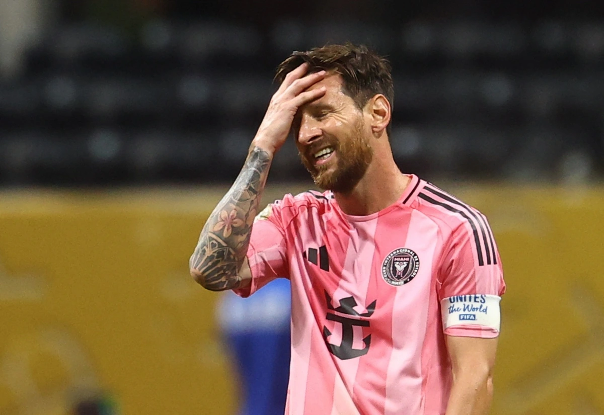 Messi chia tay FIFA Club World Cup 2025 (Ảnh: Reuters).