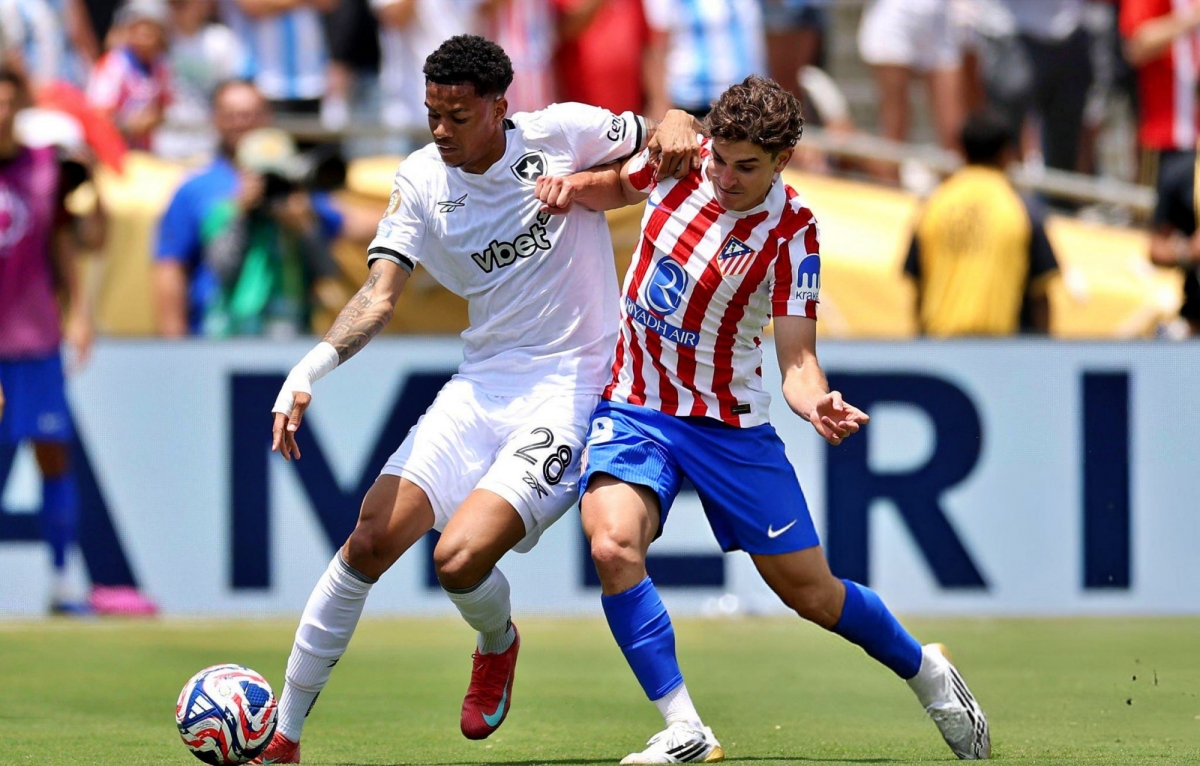 Hiệp 1 khép lại với tỉ số hòa 0-0. (Ảnh: Getty)