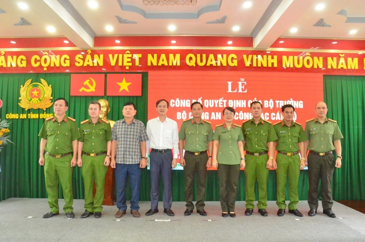 Lãnh đao tỉnh Đồng Tháp cùng chụp ảnh lưu niệm