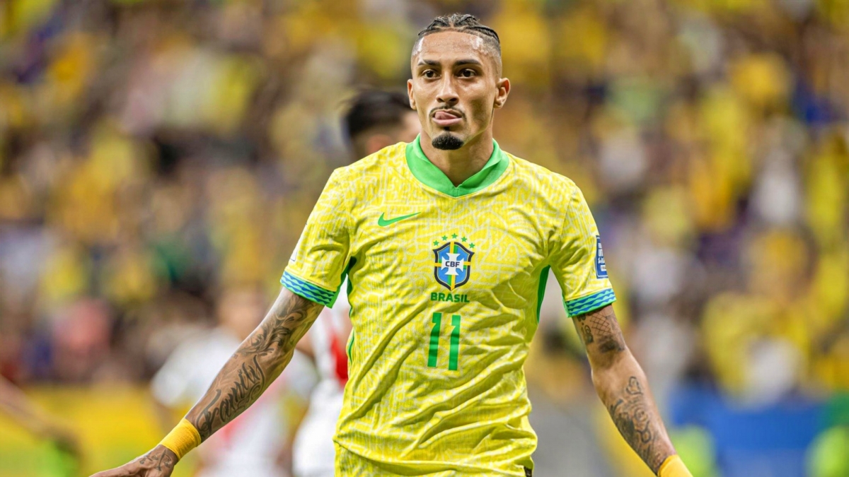 Raphinha cùng ĐT Brazil sẽ chạm trán ĐT Ecuador ở lượt trận 15 vòng loại World Cup 2026 khu vực Nam Mỹ. (Ảnh: Getty)