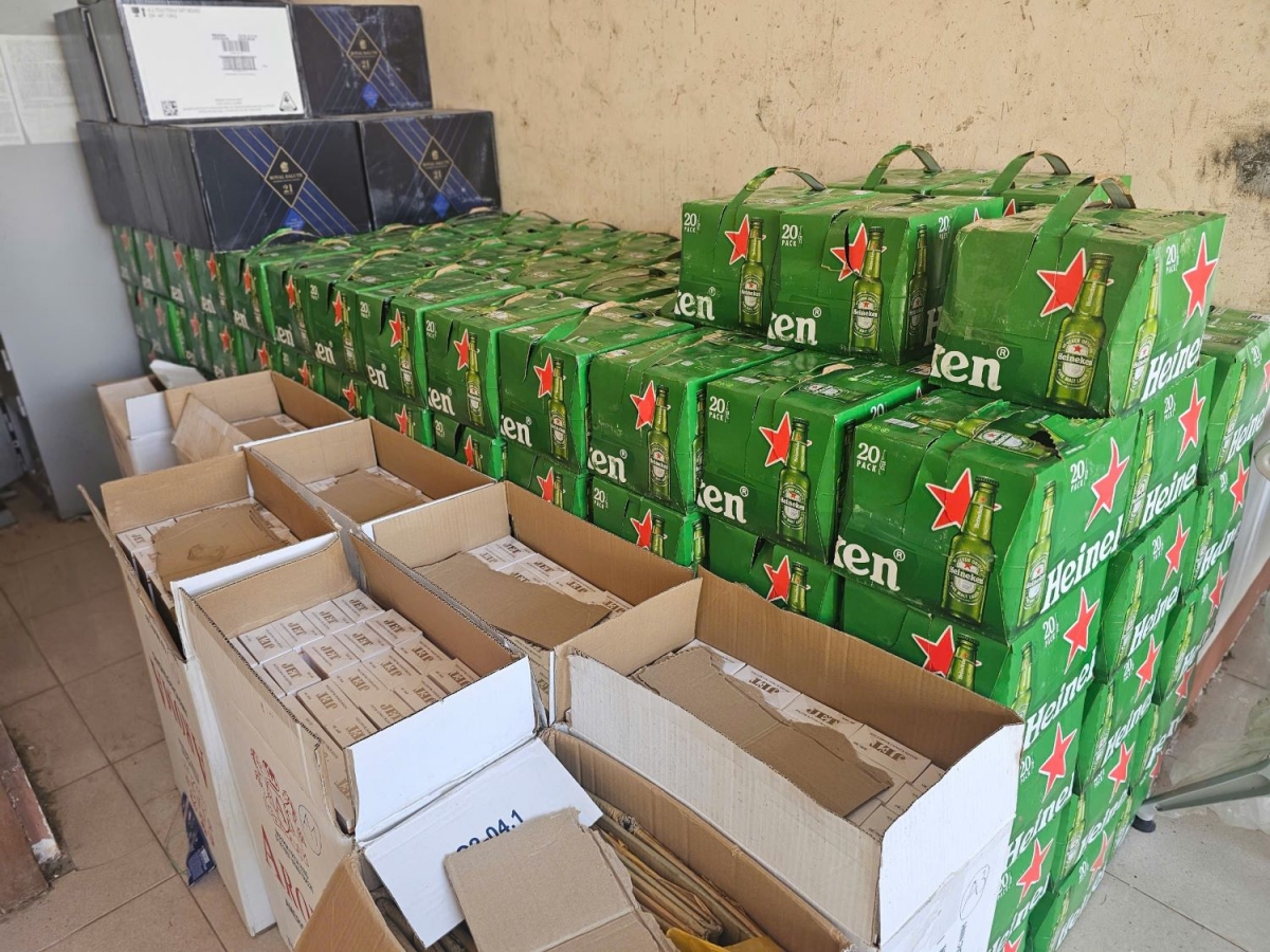 Lượng lớn bia, rượu, thuốc lá nhập lậu bị thu giữ