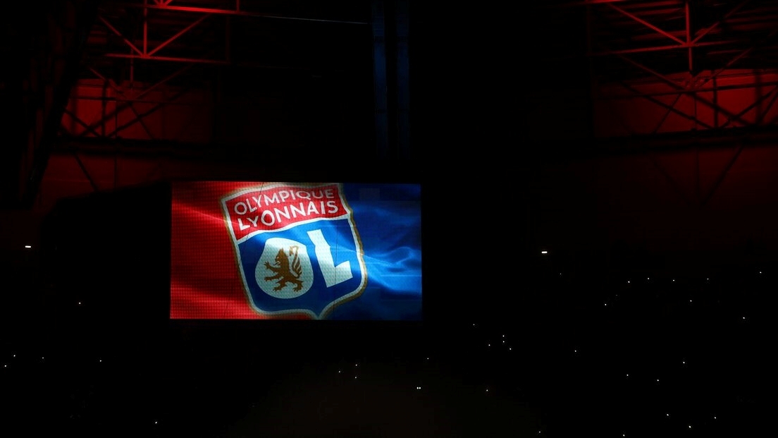 Lyon bị xuống hạng Ligue 2 vì khủng hoảng tài chính (Ảnh: Reuters).