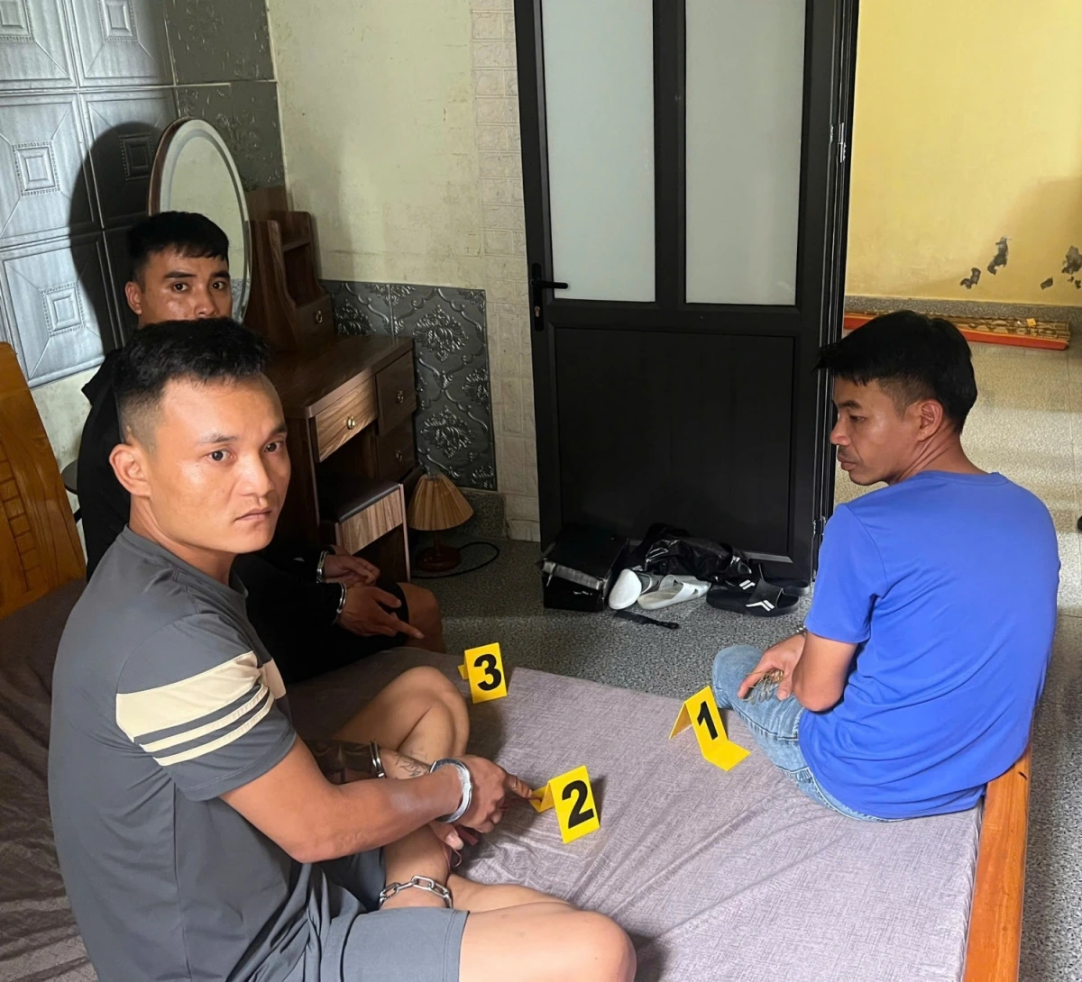 Nhóm đối tượng sử dụng trái phép ma túy bị bắt giữ