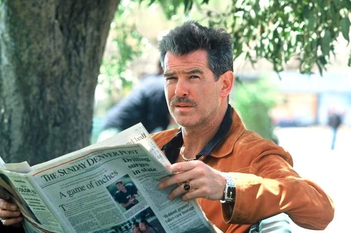 Pierce Brosnan vào vai một sát thủ lập dị trong phim “The Matador”