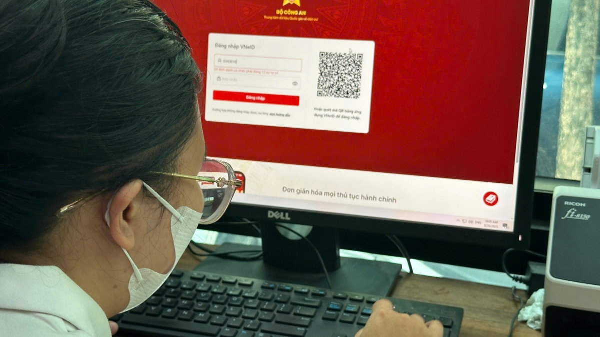 “Tại thời điểm hiện nay, trung tâm đang thực hiện những nhiệm vụ đang làm liên quan đến lĩnh vực dân sinh, các thủ tục của cấp quận, đặc biệt là trong lĩnh vực đất đai tiếp nhận của chi nhánh Đống Đa và Hoàn Kiếm. Hệ thống hiện nay hoạt động tốt, rất trơn tru công tác phối hợp giữa các phòng ban hay văn phòng đăng ký đất đai rất thuận lợi. Kết quả người dân trả đúng hẹn, rất kịp thời”.