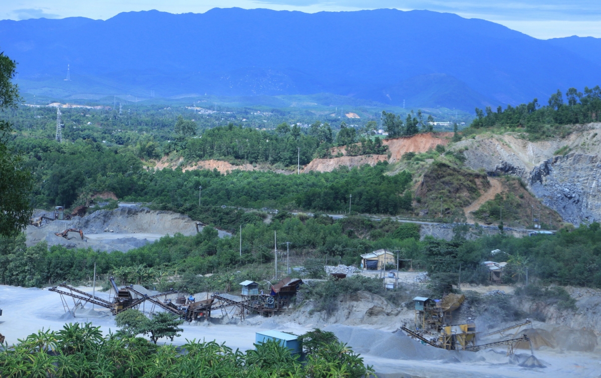 Một mỏ đá xây dựng tại huyện Hòa Vang, Đà Nẵng