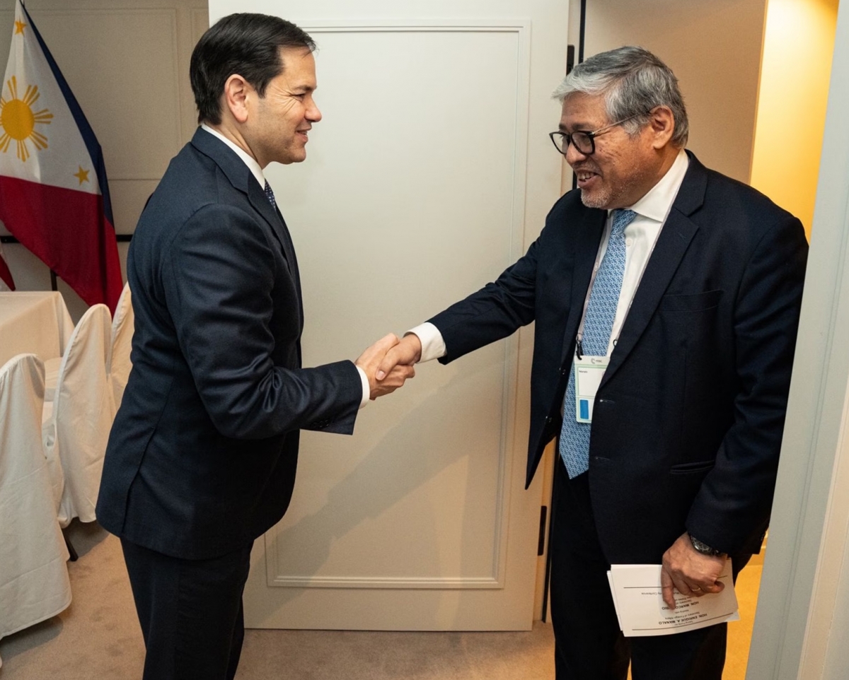 Ngoại trưởng Mỹ Marco Rubio và người đồng cấp Philippines Enrique Manalo (Ảnh: ABS-CBN)