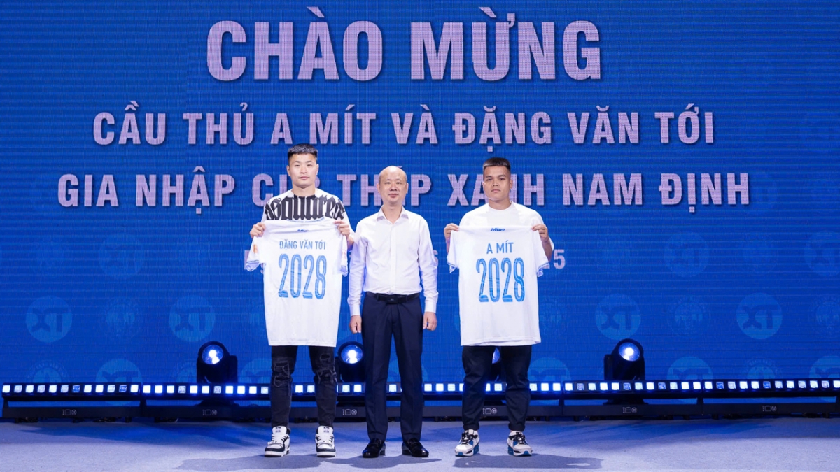 Nam Định bổ sung thêm hai tân binh sau khi vô địch V-League.