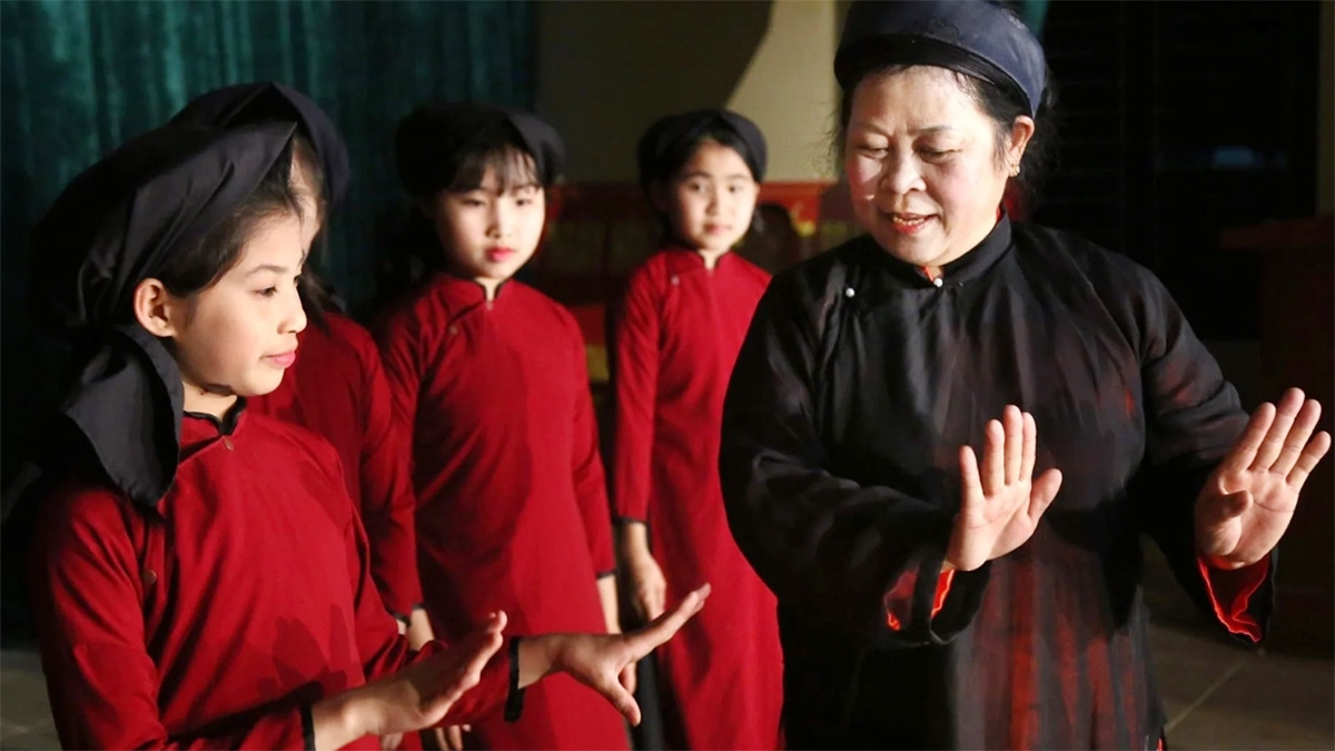 Nghệ nhân là những ''báu vật nhân văn sống'', quan tâm đến nghệ nhân chính là cách để bảo tồn và phát huy giá trị di sản văn hóa phi vật thể (Ảnh minh họa - Phụ nữ Việt Nam)