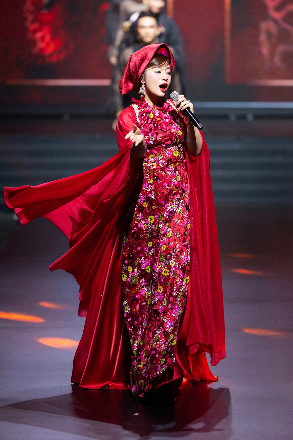 Sao mai Nguyễn Thu Hằng