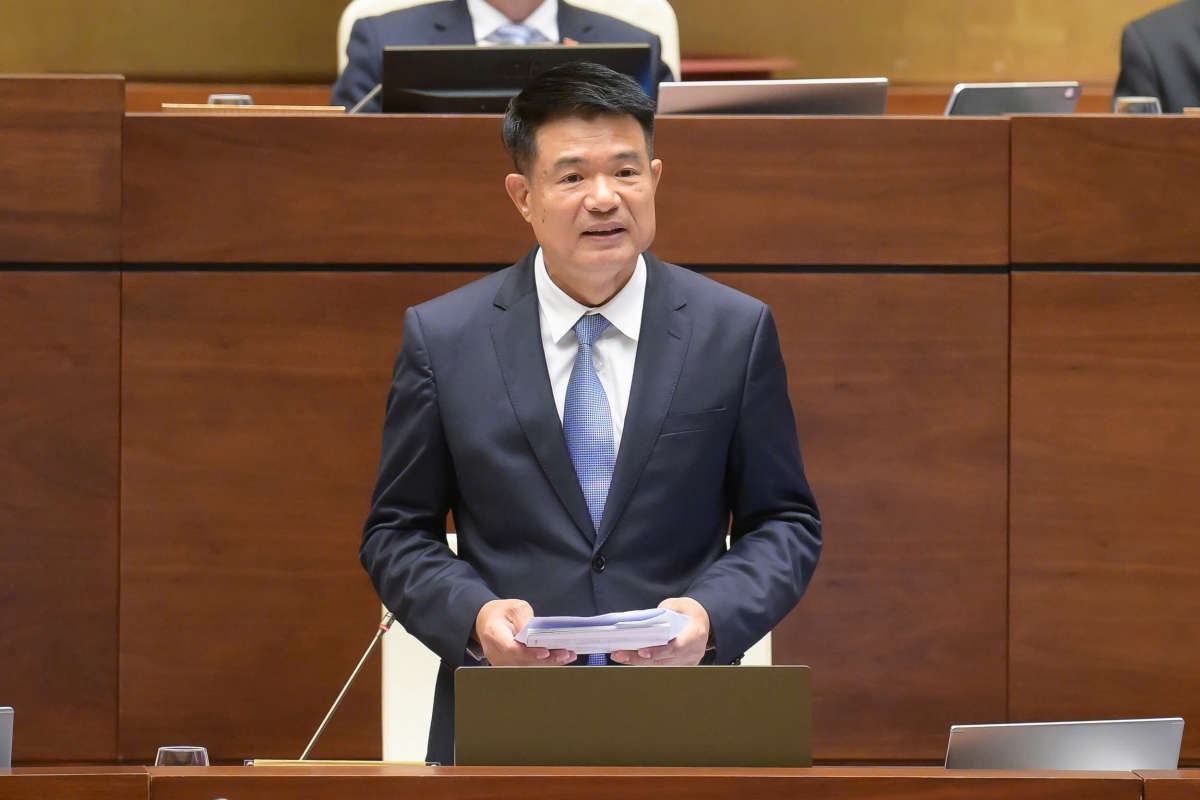 Viện trưởng Viện Kiểm sát nhân dân tối cao Nguyễn Huy Tiến giải trình làm rõ ý kiến các đại biểu nêu. (Ảnh: Quốc hội)