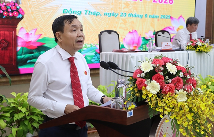 Ông Phan Văn Thắng, Chủ tịch HĐND tỉnh Đồng Tháp phát biểu tại kỳ họp