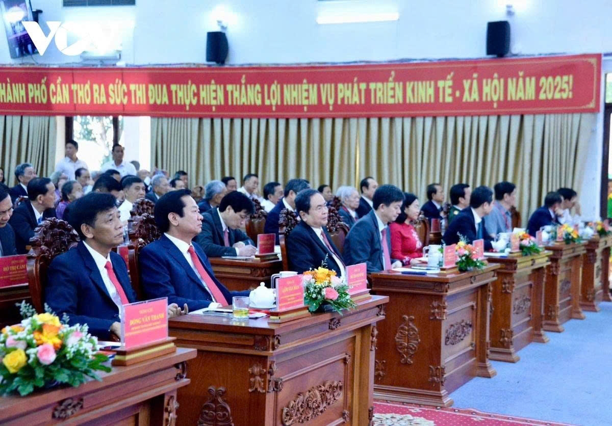 From July 1, Can Tho City creates a new administrative entity covering 6,400 km², four times its current size, and a population exceeding four million, tripling its present figure.