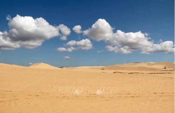 Situated approximately 60km north of Phan Thiet city centre, Bau Trang is a picturesque landscape shaped by nature over millennia.