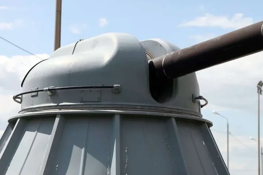 Hệ thống pháo hạm AK-306. 