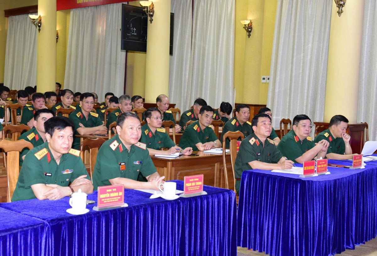 Bộ Tư lệnh Lăng Chủ tịch Hồ Chí Minh phát động thi đua cao điểm với chủ đề “Phất cao cờ hồng Tháng Tám - Thi đua giành 3 nhất”.