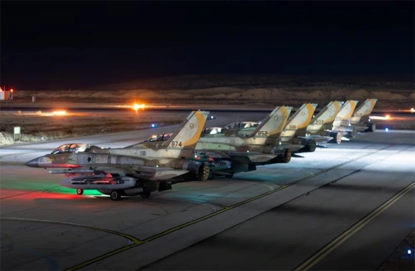 Phi đội F-16 chuẩn bị xuất kích trong chiến dịch "Sư tử Trỗi dậy" hôm 13/6. Ảnh: IDF
