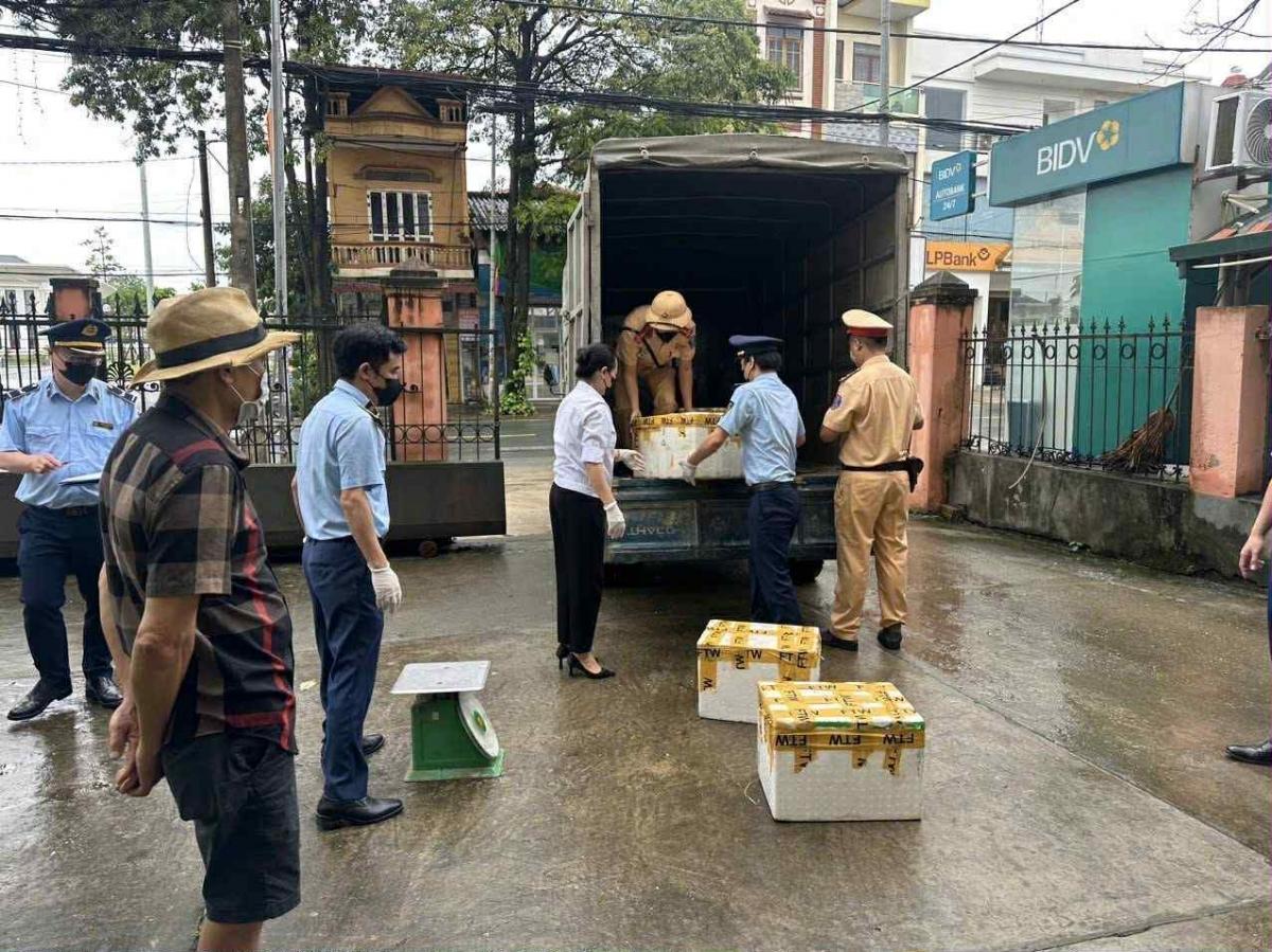 Phát hiện hơn 1 tạ nội tạng trâu, bò không rõ nguồn gốc ở Phú Thọ. Ảnh: CATP