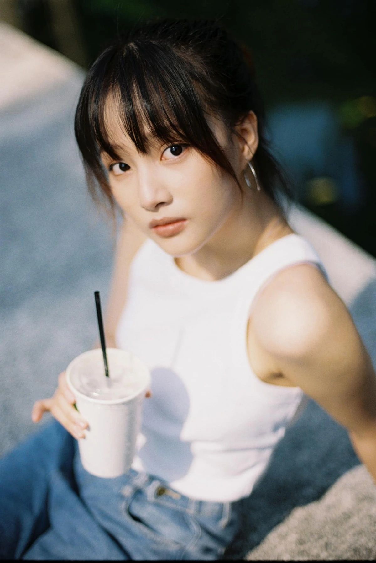 Trong suốt quá trình quá trình ghi hình, Phương Thanh đã nhận được rất nhiều sự hỗ trợ từ các tiền bối, và điều đó giúp cô vượt qua hàng loạt khó khăn, áp lực khi phải gánh vác một vai diễn phức tạp, có vai trò quyết định trong việc dẫn dắt toàn bộ đường dây câu chuyện của phim.