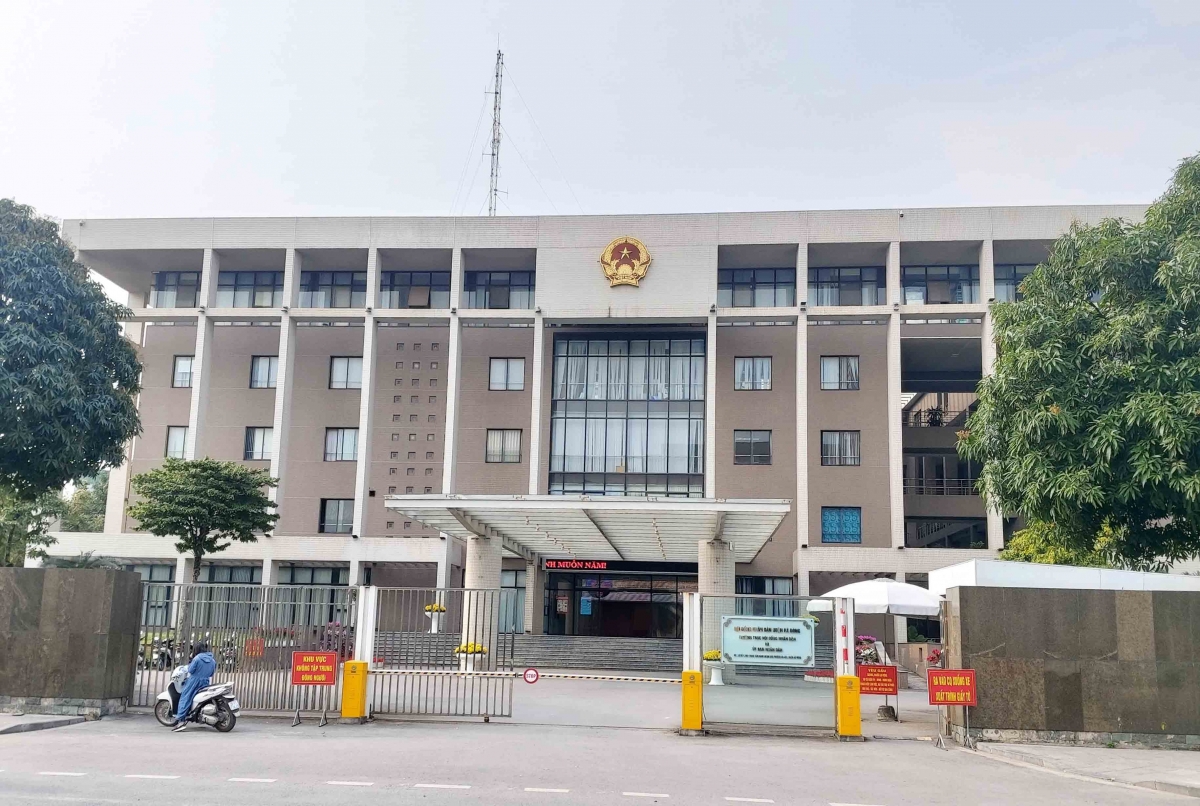 Trụ sở Quận ủy - HĐND - UBND quận Hà Đông tại số 2 phố Hà Cầu, phường Hà Cầu (cũ) sẽ được sử dụng làm trụ sở Đảng ủy - UBND phường Hà Đông (mới). Ảnh: Ngày Mới online