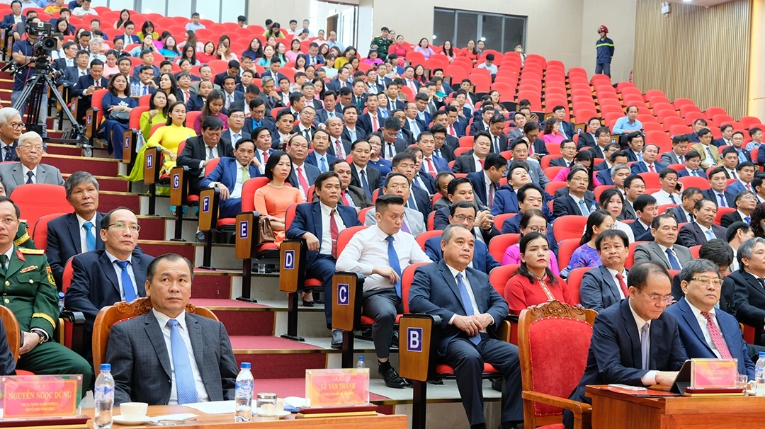 Các đại biểu dự lễ công bố