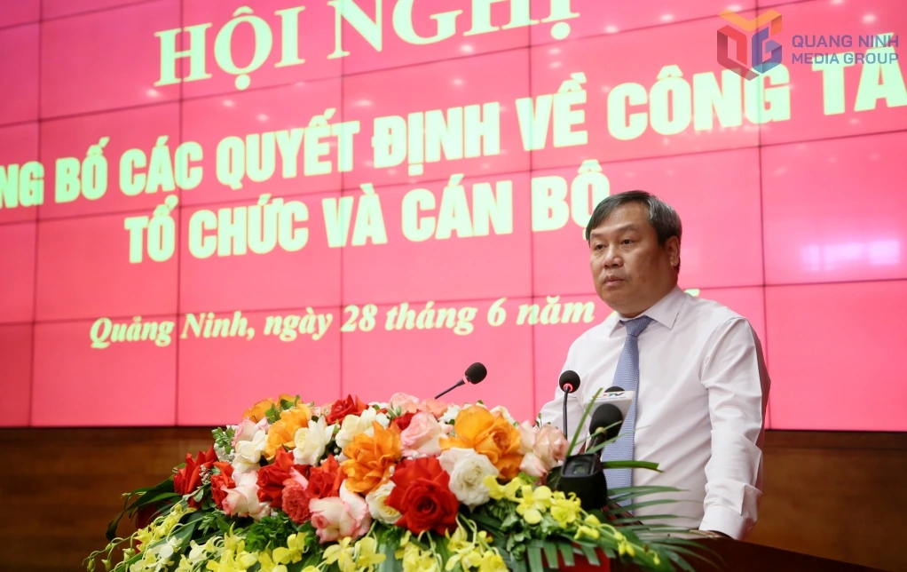 Ông Vũ Đại Thắng, Ủy viên Trung ương Đảng, Bí thư Tỉnh ủy, Trưởng Đoàn ĐBQH tỉnh, phát biểu chỉ đạo tại hội nghị. (Ảnh: Báo Quảng Ninh)