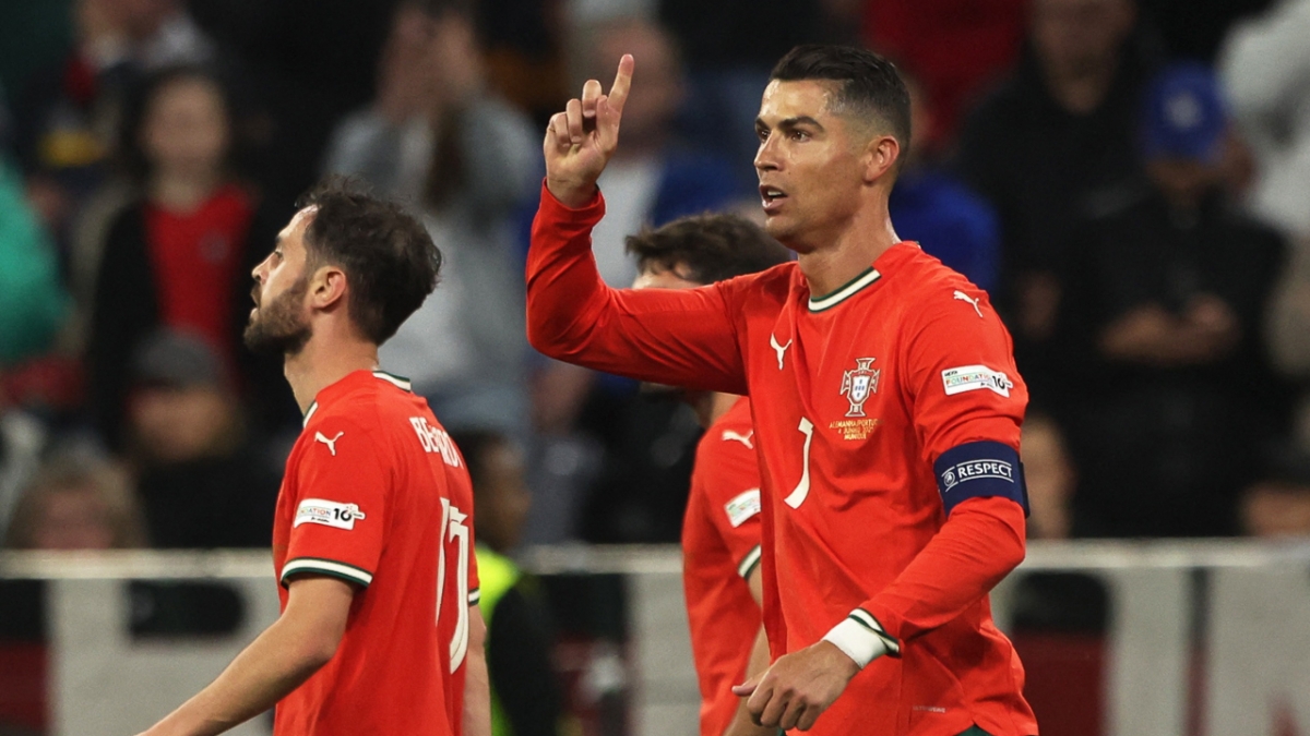 Ronaldo thiết lập thêm một kỷ lục (Ảnh: Reuters)