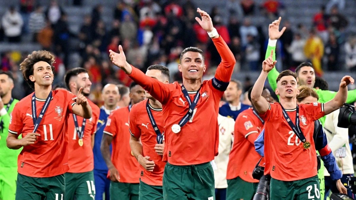 Ronaldo trở thành cầu thủ lớn tuổi nhất ghi bàn và lên ngôi địch tại UEFA Nations League. (Ảnh: Reuters)