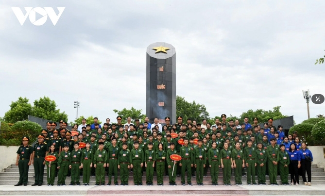 Nhiều thủ đoạn lợi dụng mô hình giáo dục trải nghiệm như “học kỳ quân đội” để lừa đảo (ảnh minh họa: T.P)