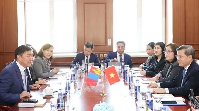  Vietnamese cuisine and agricultural products attract numerous visitors at the festival