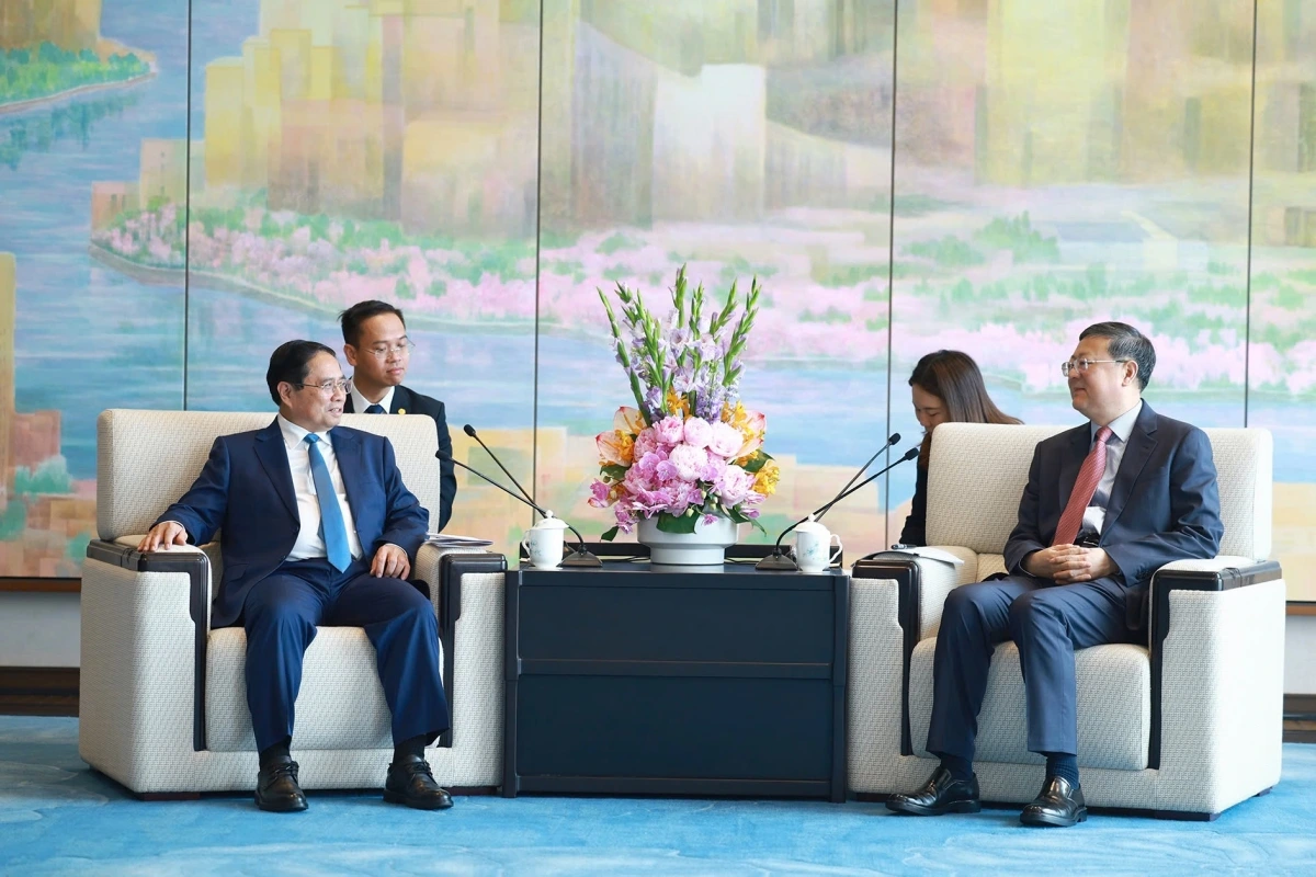 Thủ tướng Phạm Minh Chính và Bí thư Thành ủy Thượng Hải Trần Cát Ninh