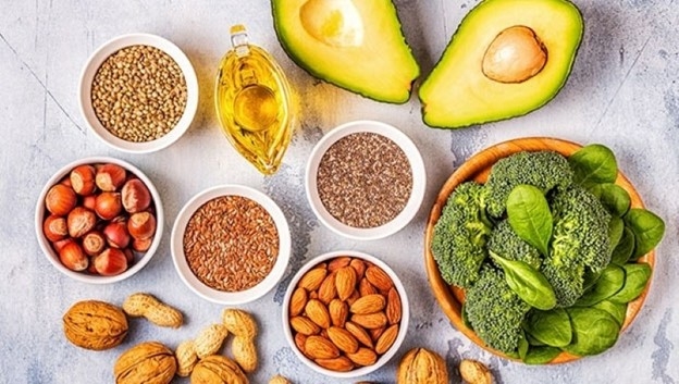 Nhiều loại thực phẩm giàu Omega-3 chằng kém cá hồi lại dễ tìm ở chợ Việt. Ảnh: Getty Images