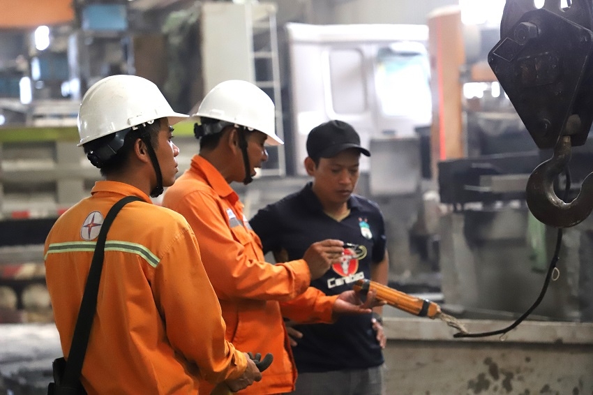 Tích cực tuyên truyền các doanh nghiệp, khách hàng lớn tham gia thực hiện chương trình điều chỉnh phụ tải điện
