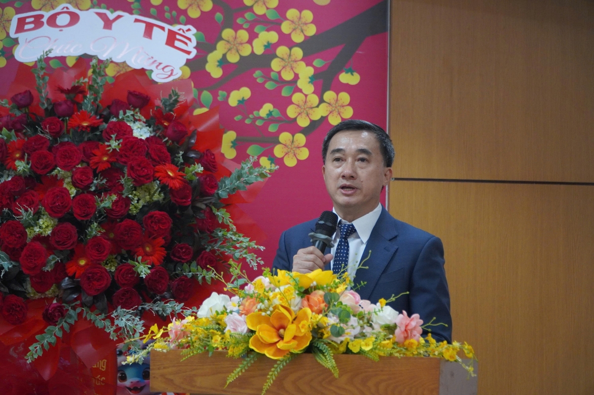 Thứ trưởng Bộ Y tế Trần Văn Thuấn