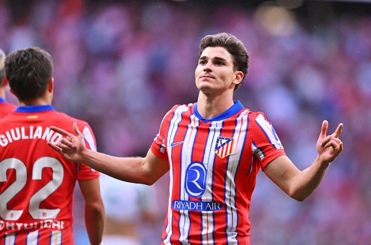 Atletico Madrid quyết "trói chân" Julian Alvarez. (Ảnh: Getty)