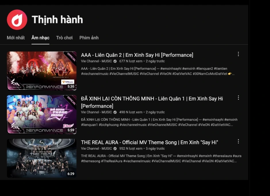 MV Theme song và tiết mục "Đã xinh lại còn thông minh" và "AAA" từ 2 liên quân “chiếm lĩnh” 3 vị trí đầu của Top trending mục âm nhạc của YouTube.