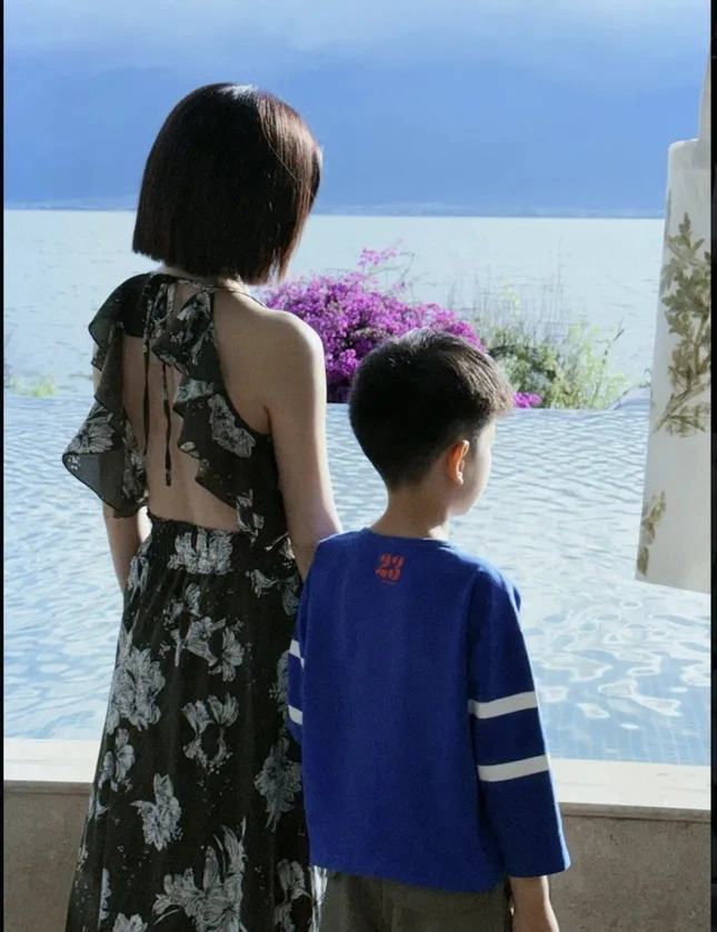 Trần Nghiên Hy và con trai