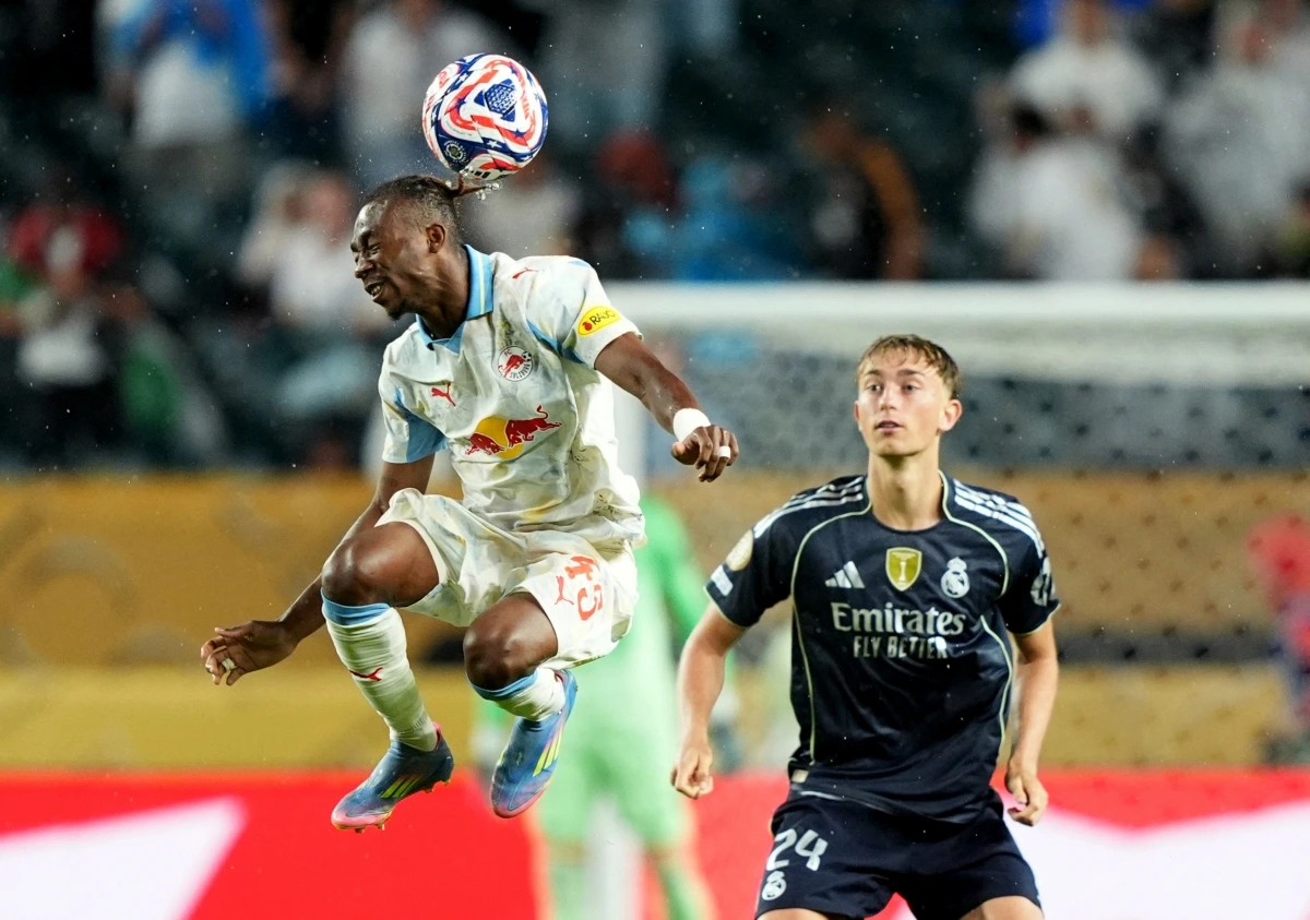 Salzburg đang gây ra khó khăn cho Real Madrid (Ảnh: Reuters).